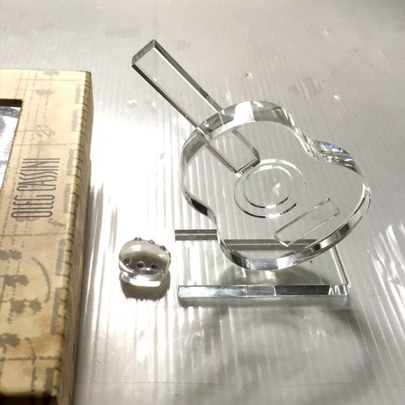 OLEG CASSINI ๐๐๐๐๐๐๐ Guitar ON STAND - 5.5" Tall - Picture 3 of 8